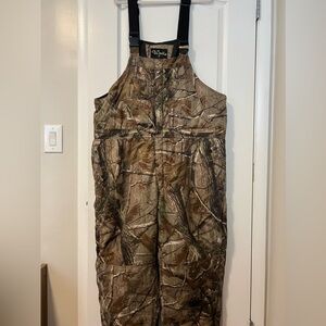 Walls ReelTree©️insulated hunting overalls.